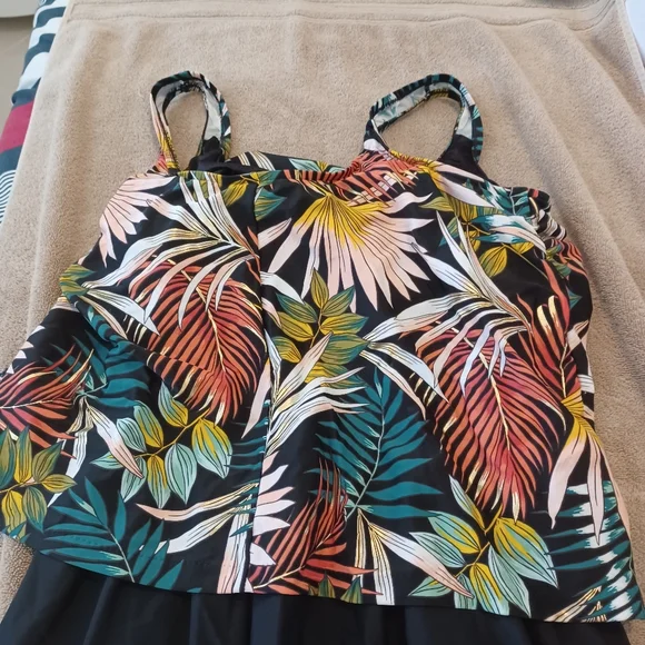 Miracle Suit Size 20 Romper - Picture 3 of 5